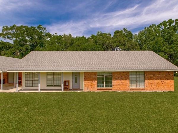 301 WELCH Drive, Bogalusa, LA 70427