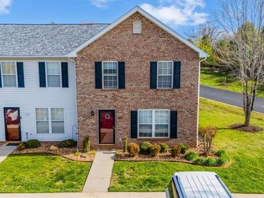 1011 Middle View Drive, Forest, VA 24551