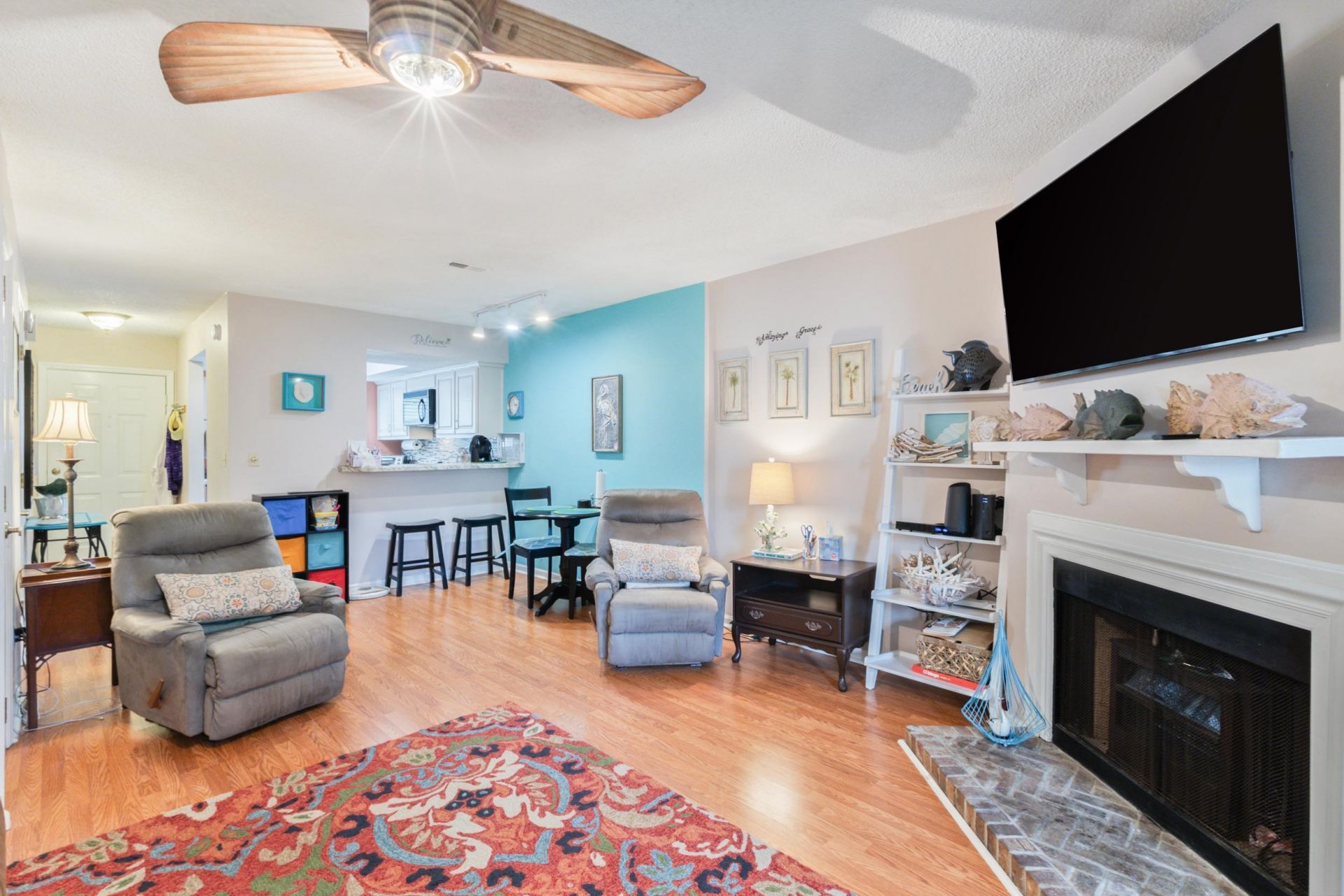 100 Shadow Moss Pl. Photo 12