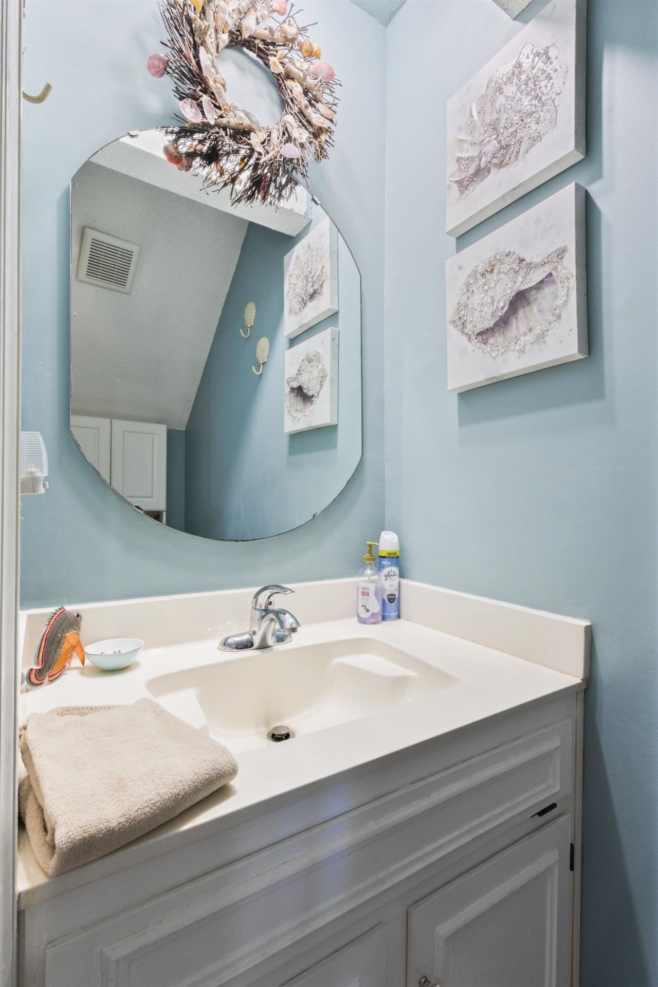 100 Shadow Moss Pl. Photo 13