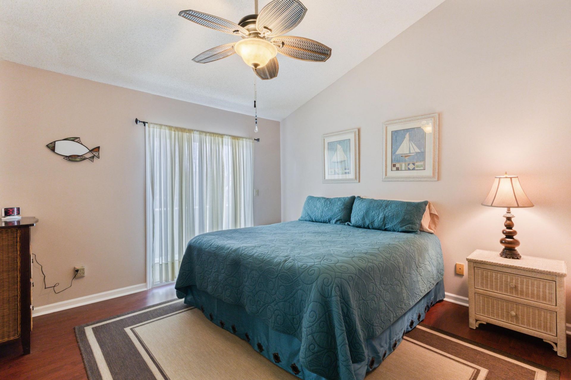 100 Shadow Moss Pl. Photo 15