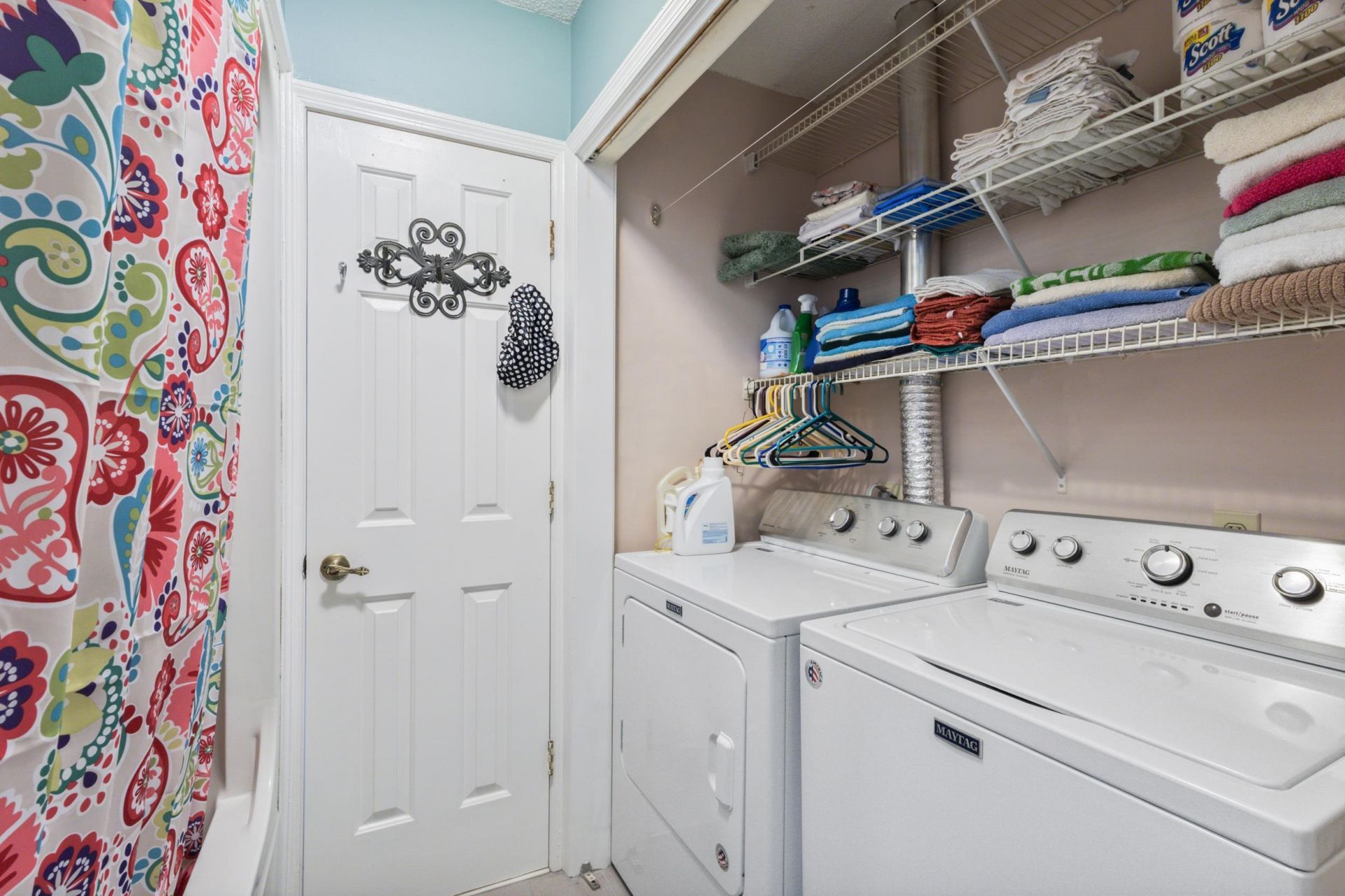 100 Shadow Moss Pl. Photo 19