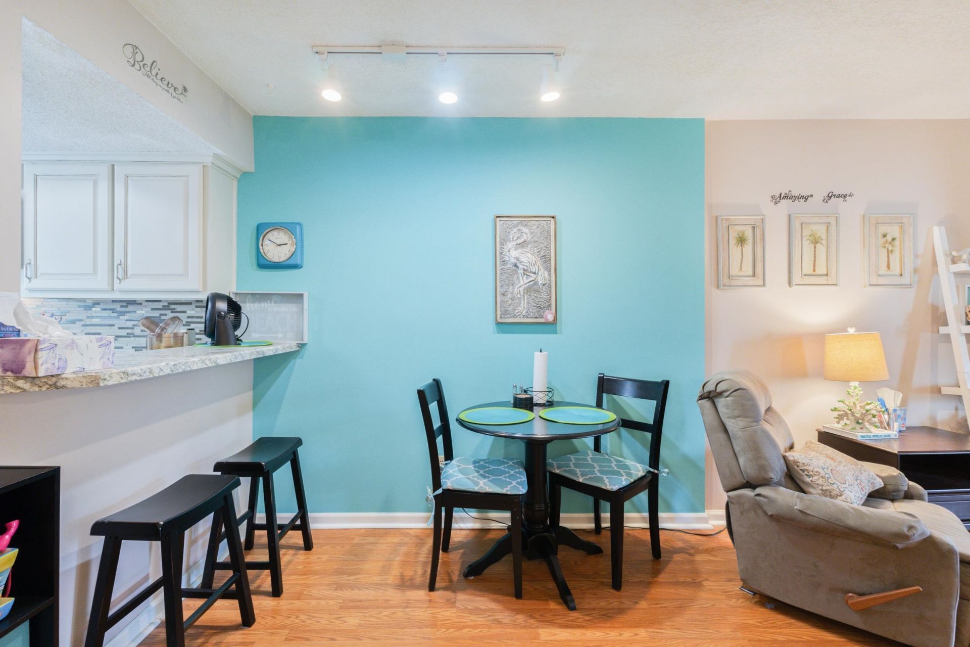 100 Shadow Moss Pl. Photo 7
