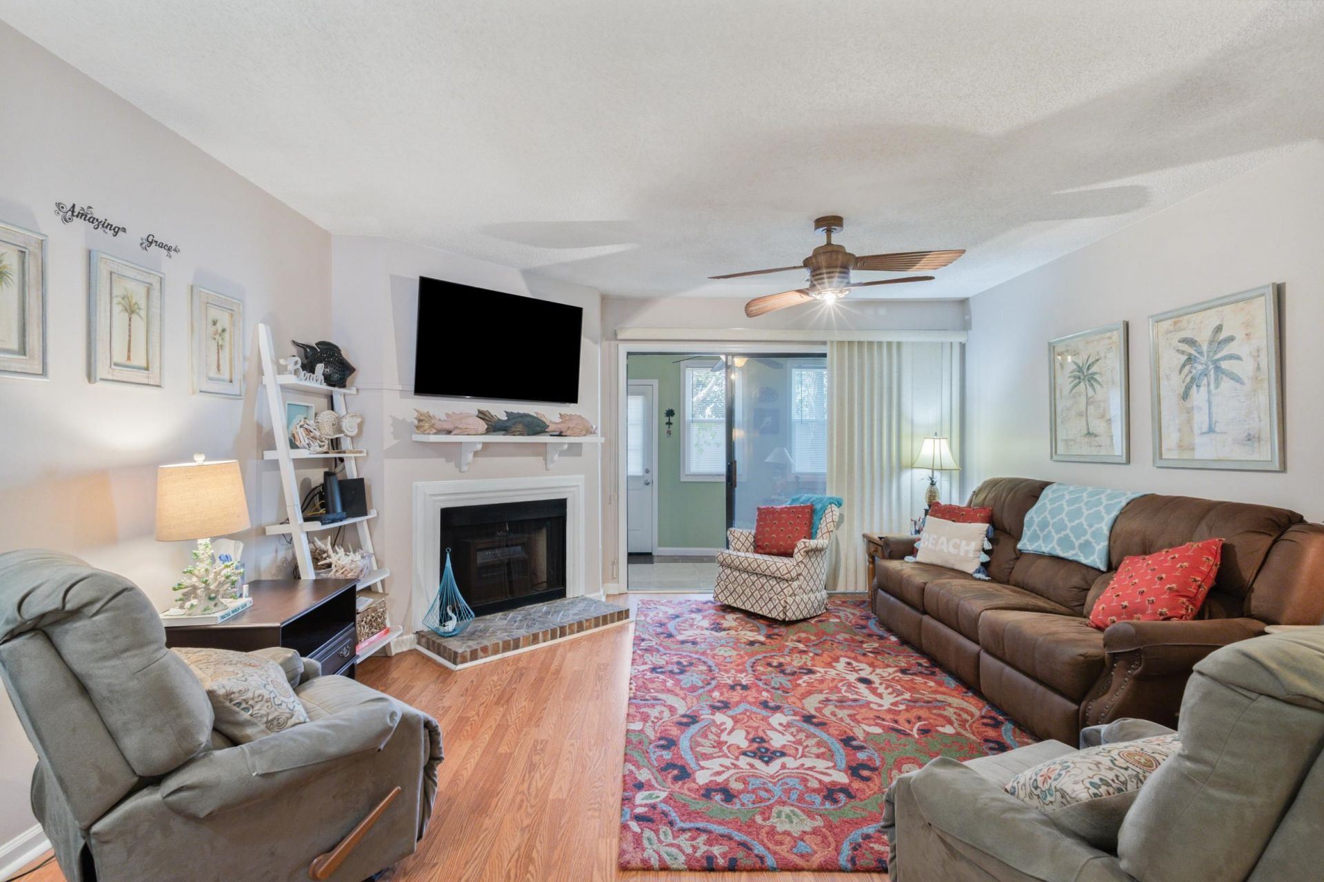 100 Shadow Moss Pl. Photo 9