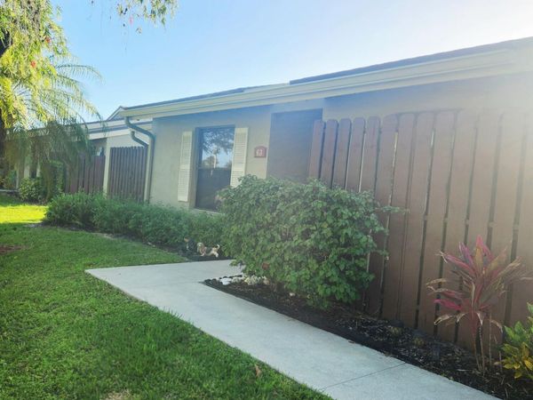 63 Meadows Drive, Unit 6-c, Boynton Beach, FL 33436