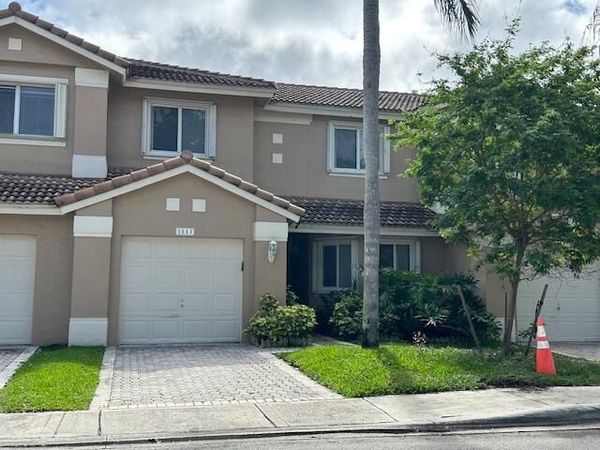 1113 SW 158th Avenue, Pembroke Pines, FL 33027