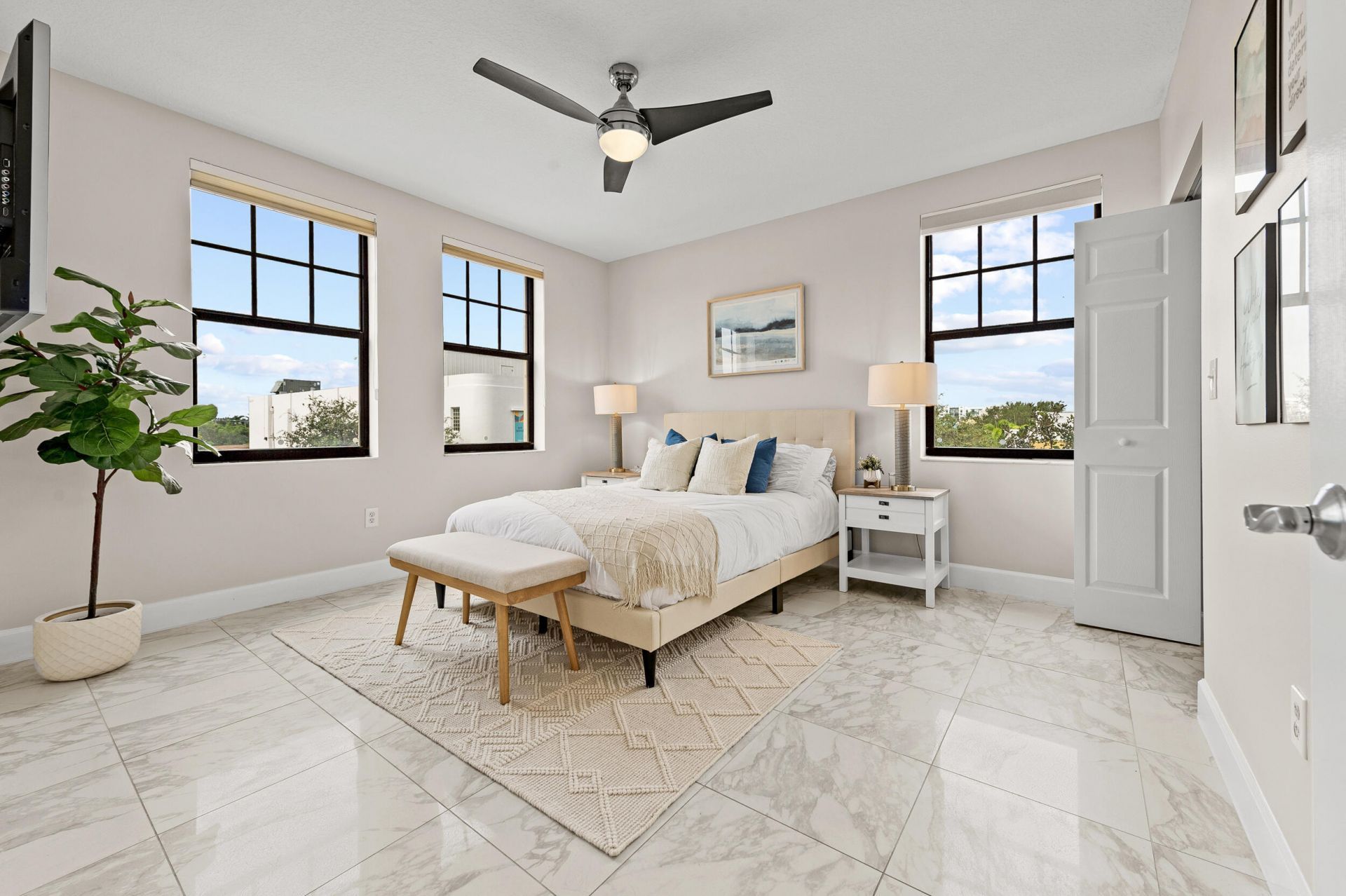 511 Lucerne Avenue, Unit 315, Lake Worth Beach, FL 33460 Photo