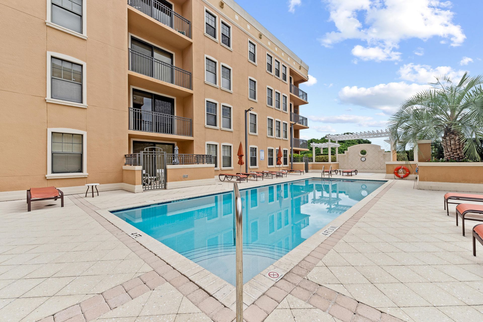 511 Lucerne Avenue, Unit 315, Lake Worth Beach, FL 33460 Photo