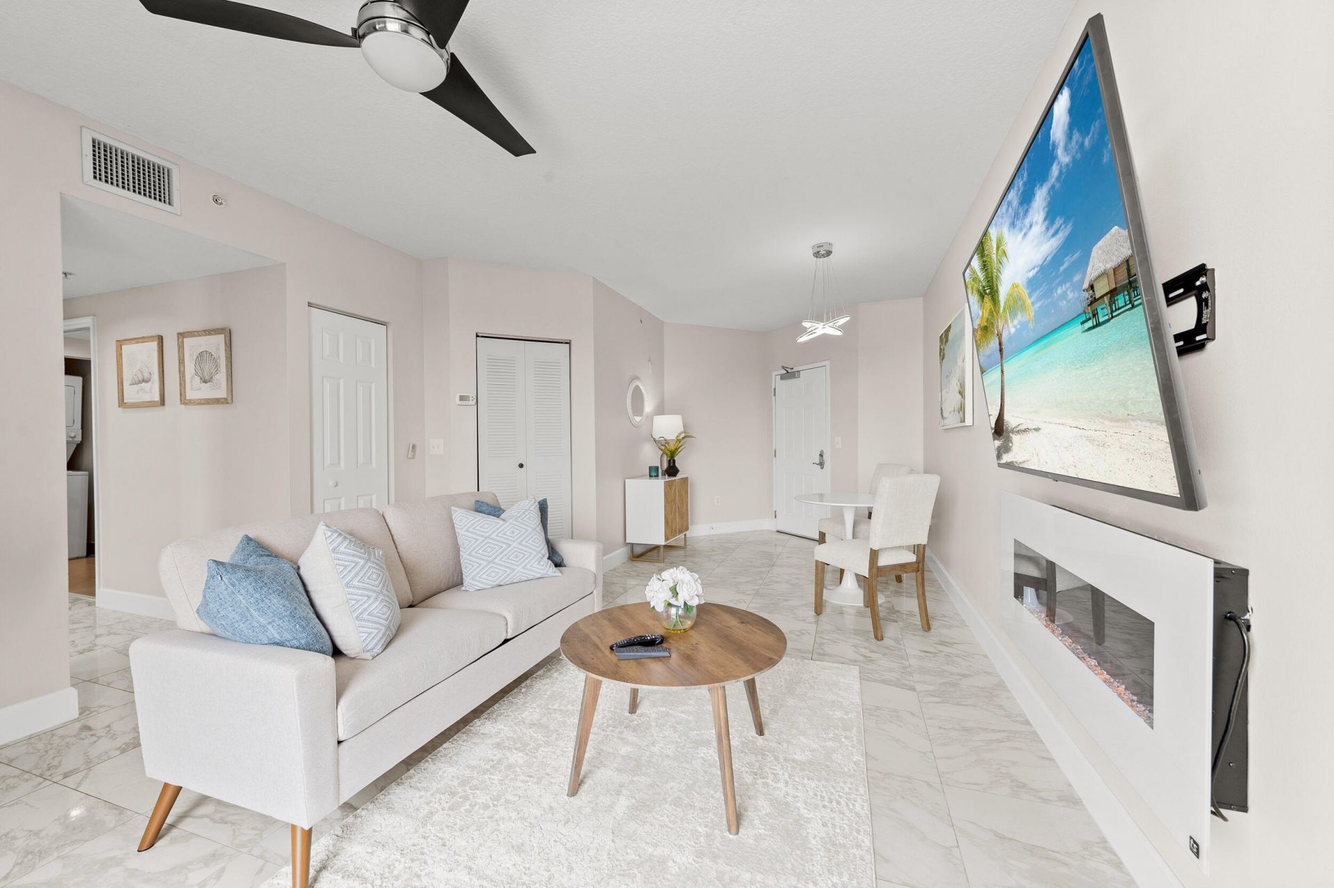 511 Lucerne Avenue, Unit 315, Lake Worth Beach, FL 33460 Photo