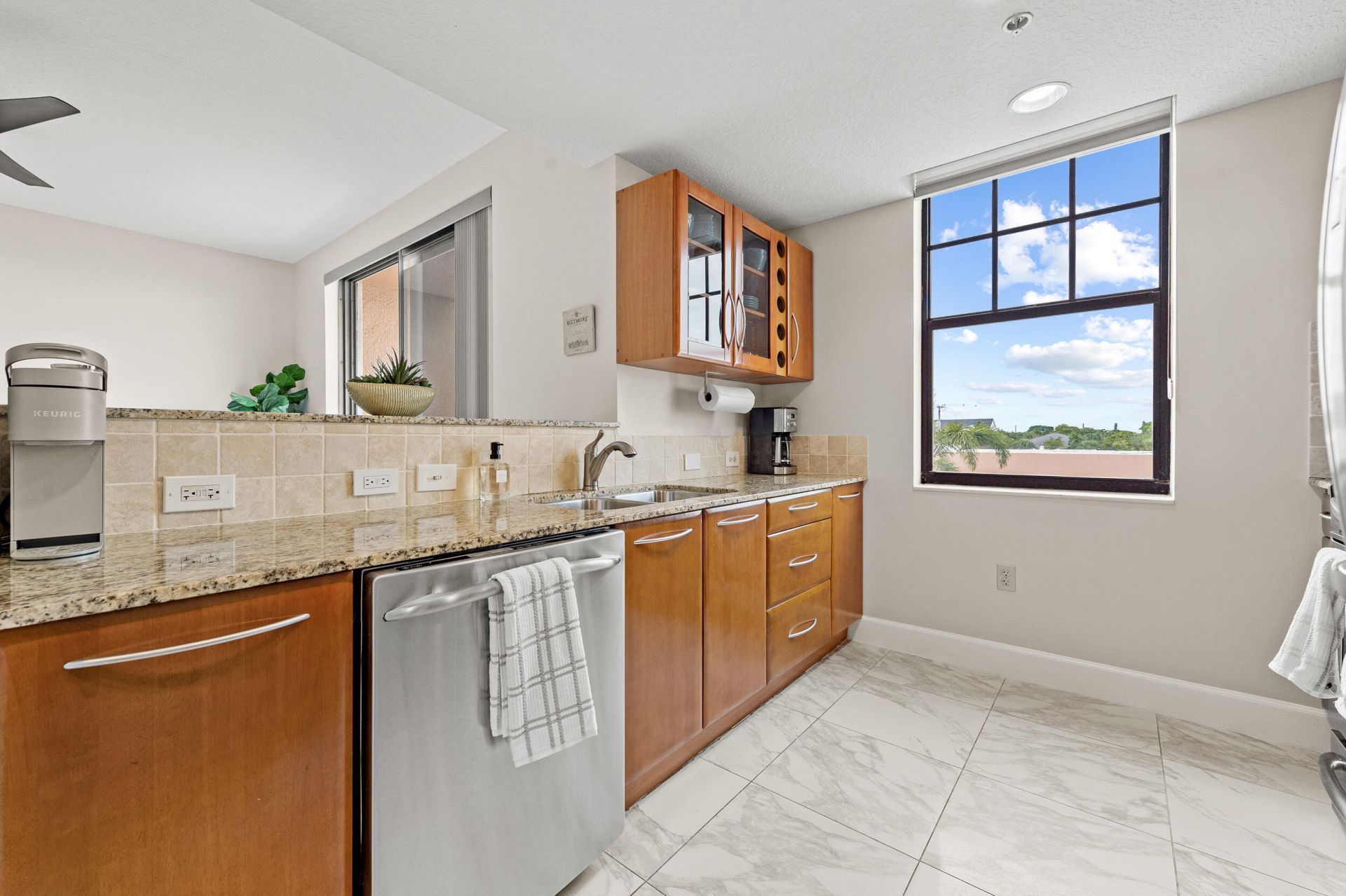 511 Lucerne Avenue, Unit 315, Lake Worth Beach, FL 33460 Photo