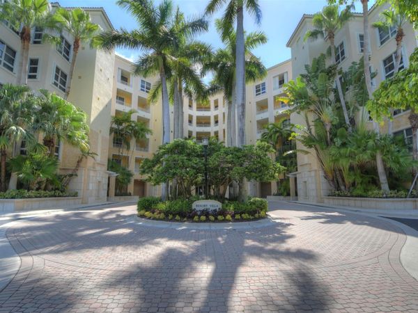 717 Crandon Boulevard, Unit 408, Key Biscayne, FL 33149