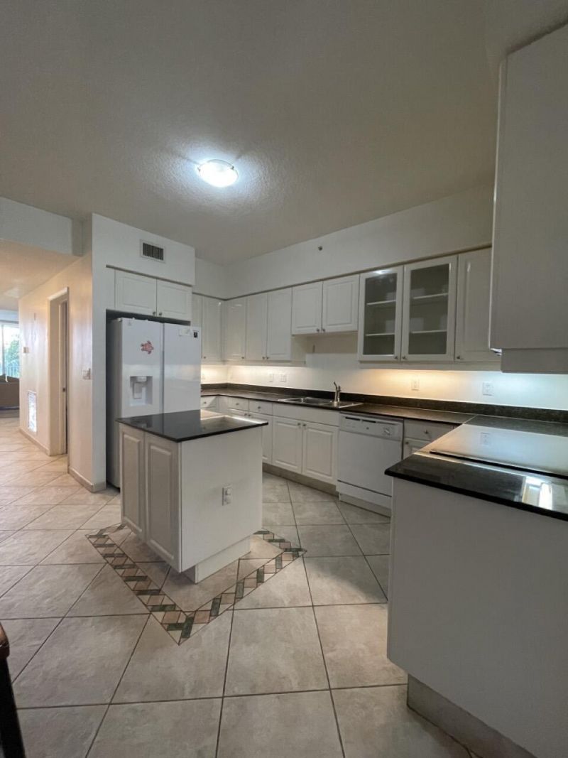 717 Crandon Boulevard, Unit 408, Key Biscayne, FL 33149 Photo