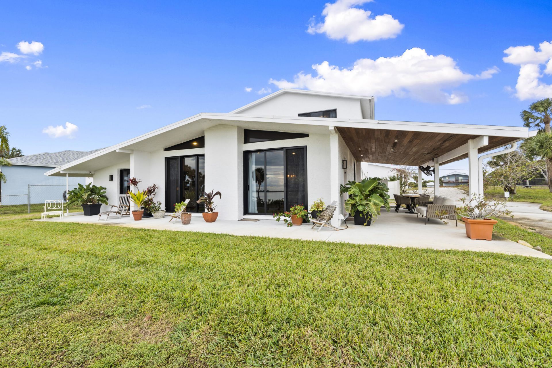 8309 S Indian River Drive, Fort Pierce, FL 34982 Photo