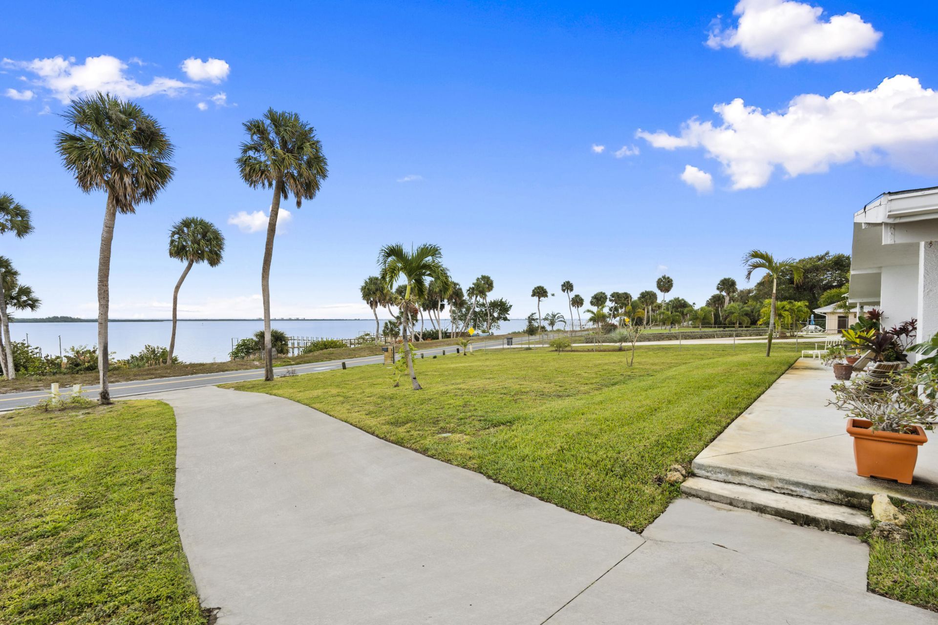 8309 S Indian River Drive, Fort Pierce, FL 34982 Photo