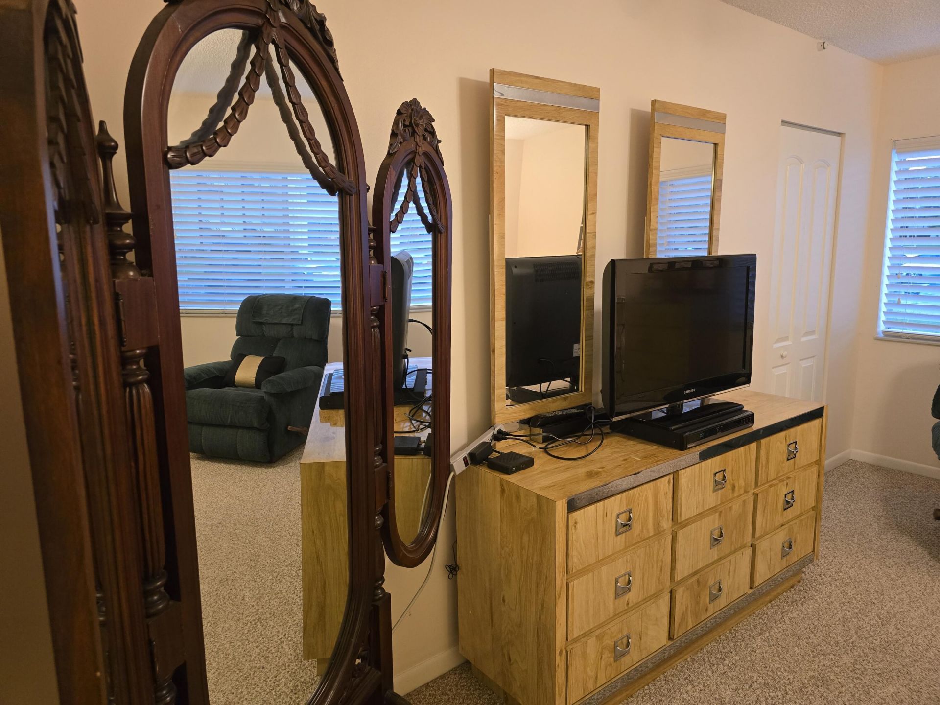 317 Pine Ridge Circle, Greenacres, FL 33463 Photo