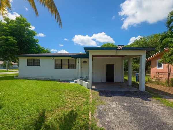 2800 SW 9th Street, Fort Lauderdale, FL 33312