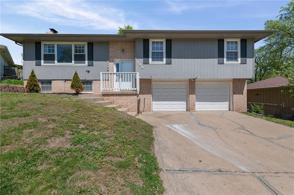 106 NW 61st Street, Gladstone, MO 64118 Main Photo