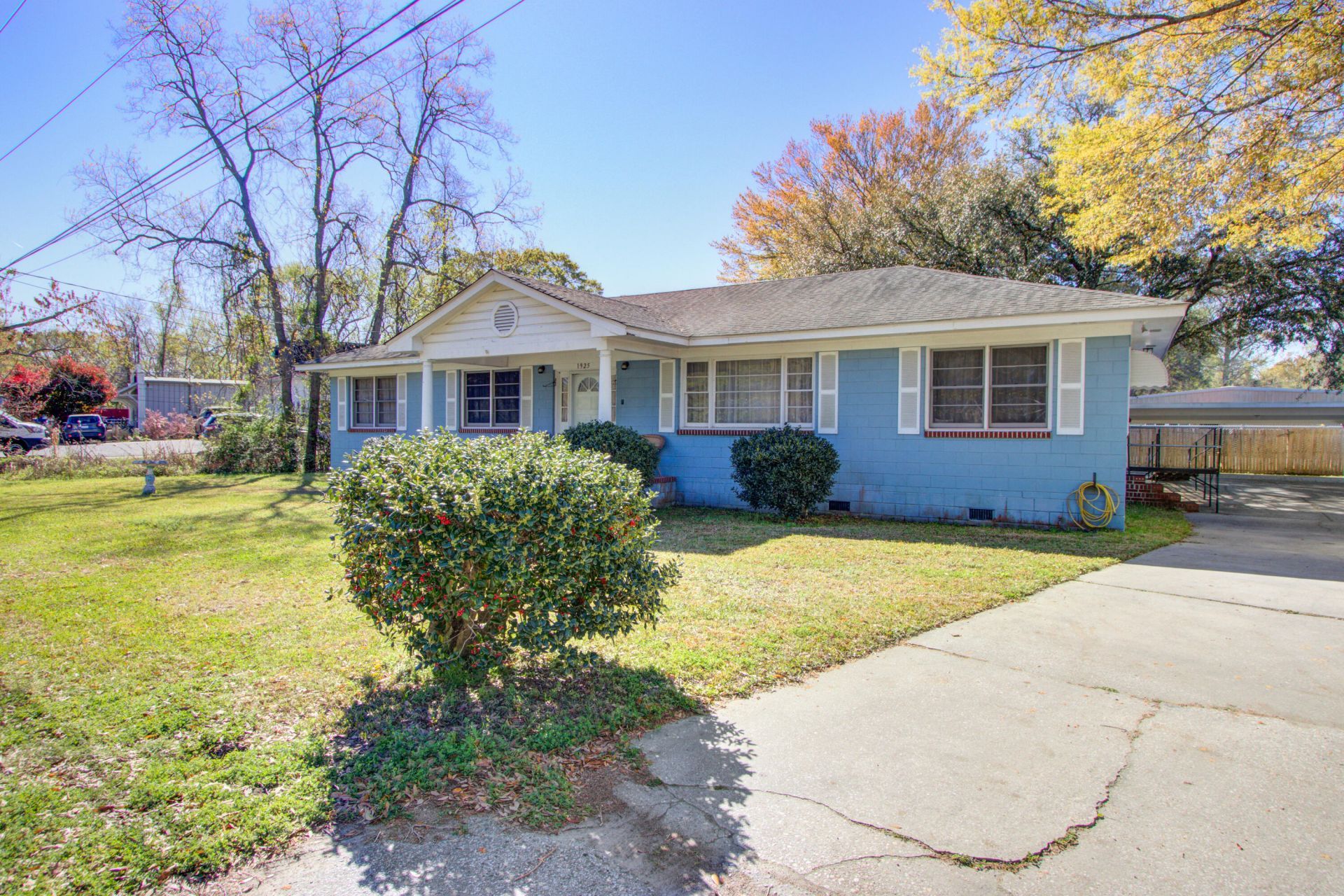 1925 Belgrade Avenue Photo 1