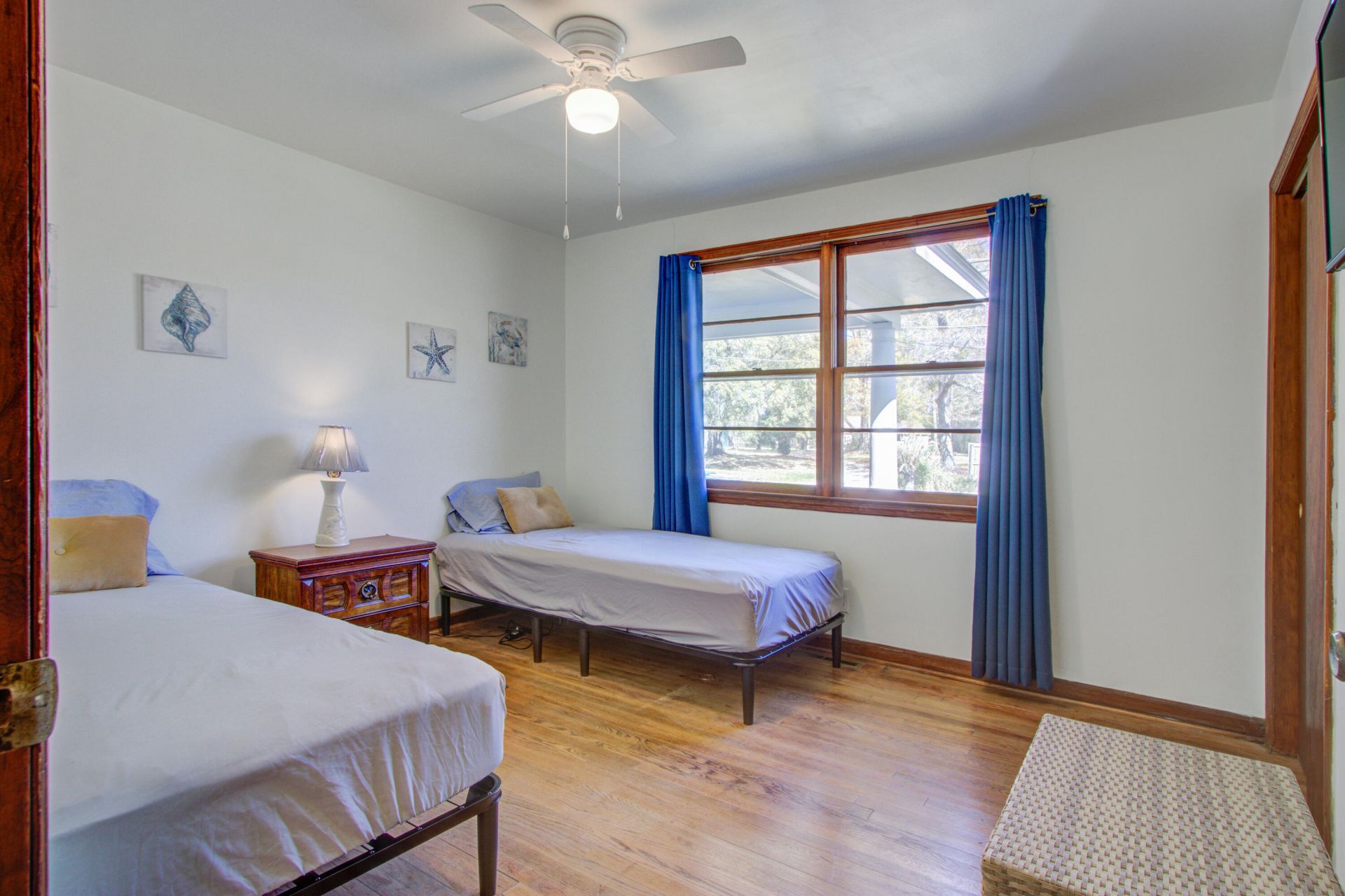 1925 Belgrade Avenue Photo 20