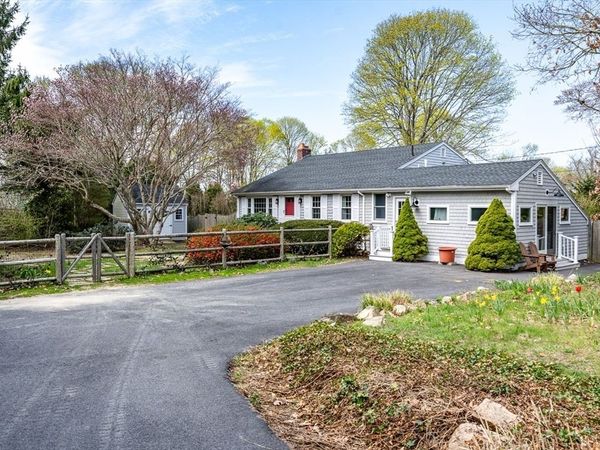 8 Elizabeth Rd, Bourne, MA 02559