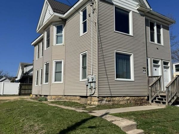 2233 Jackson Street, Dubuque, IA 52001