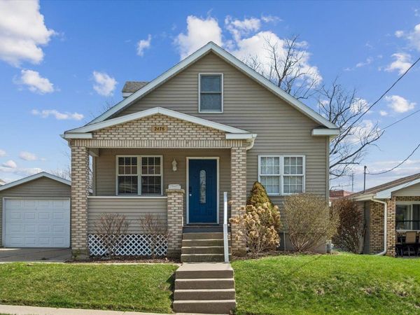 2476 Pearl Street, Dubuque, IA 52001