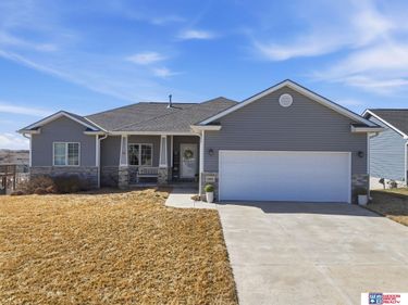 1203 Birchwood Drive , Hickman, NE 68372