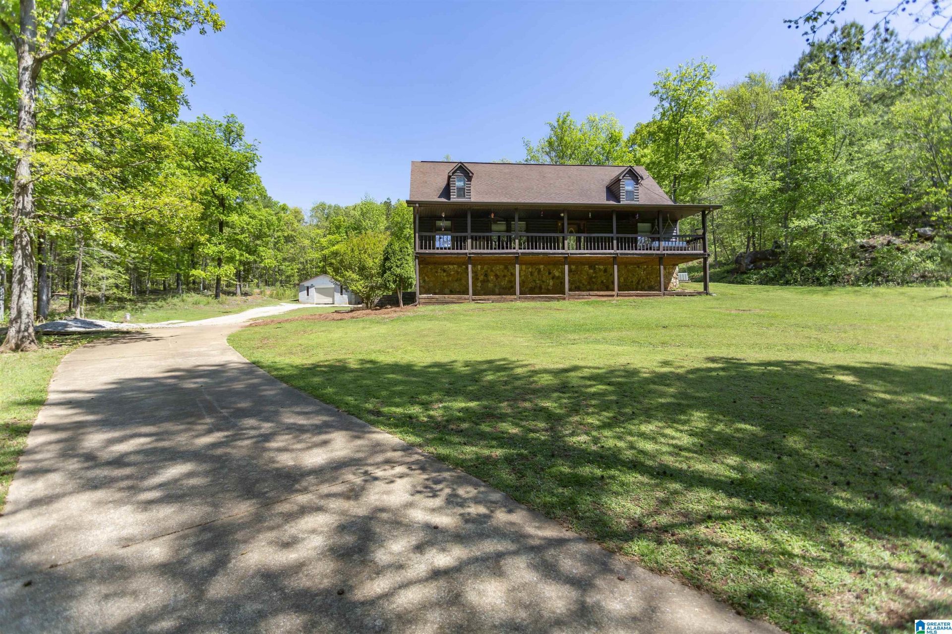 610 Southridge Lane, Talladega, AL 35160 Main Photo