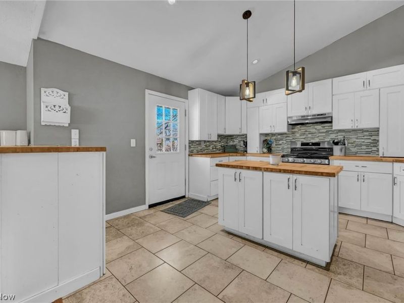 6487 Kingsdale Boulevard, Parma Heights, OH 44130 Photo 10