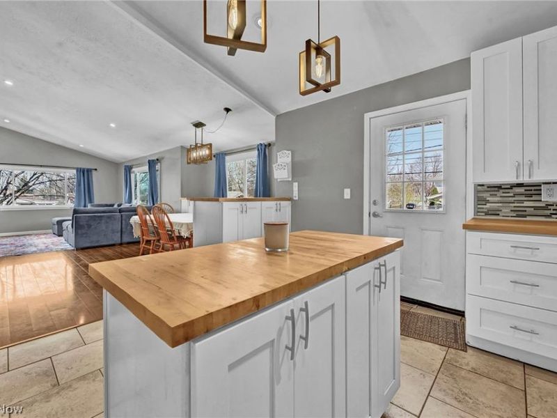 6487 Kingsdale Boulevard, Parma Heights, OH 44130 Photo 11