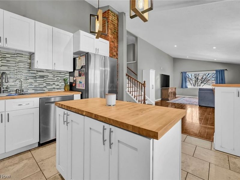 6487 Kingsdale Boulevard, Parma Heights, OH 44130 Photo 12