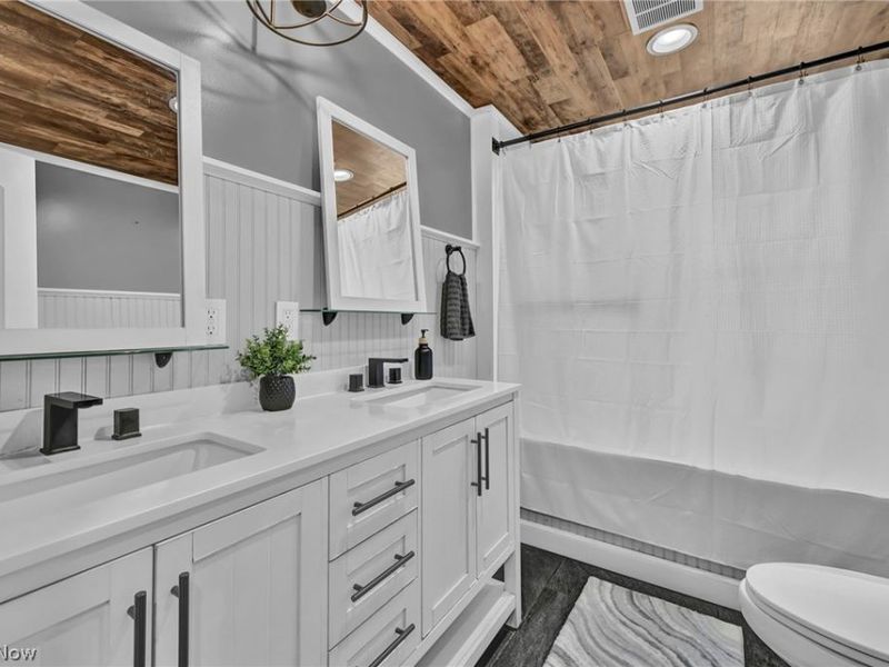 6487 Kingsdale Boulevard, Parma Heights, OH 44130 Photo 4