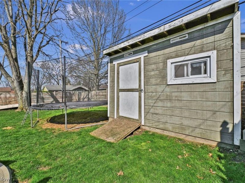 6487 Kingsdale Boulevard, Parma Heights, OH 44130 Photo 41