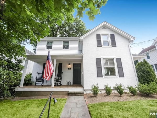 22 Center Street, MIDLAND PARK, NJ 07432