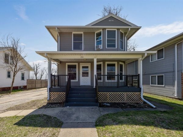 231 32nd Street NE , Cedar Rapids, IA 52402