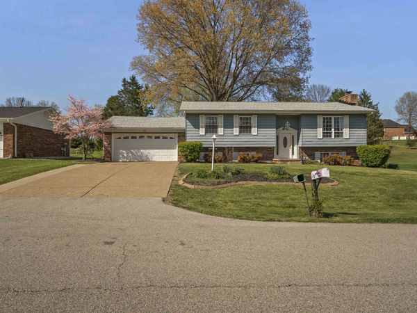 33 Marilyn Road, Scott Depot, WV 25560