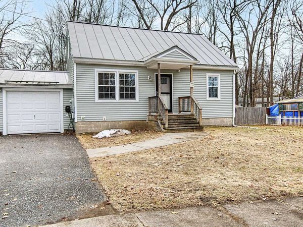 5 Button Drive, Essex Junction, VT 05452