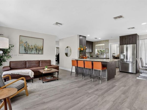 1357 SW 4th Ter , Pompano Beach, FL 33060