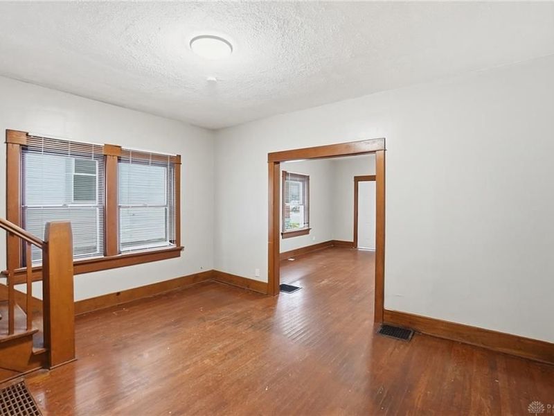 24 W Beechwood Avenue, Dayton, OH 45405 Photo 9