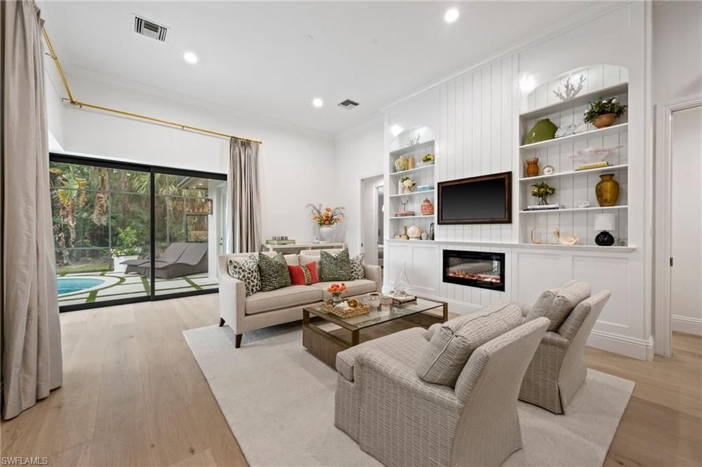 9833 Clear Lake Cir , Naples, FL 34109 Photo