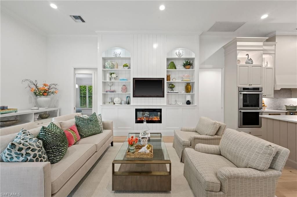 9833 Clear Lake Cir , Naples, FL 34109 Photo