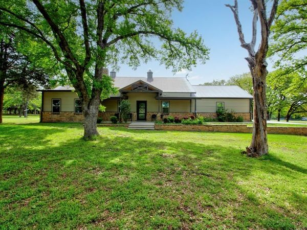 1024 Jordan Creek Road, Collinsville, TX 76233