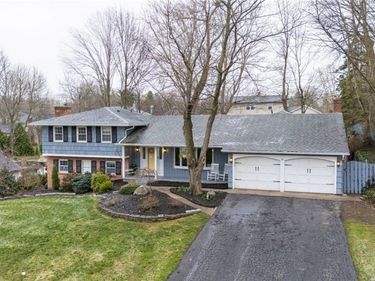 16 Whitecliff Drive, Pittsford, NY 14534