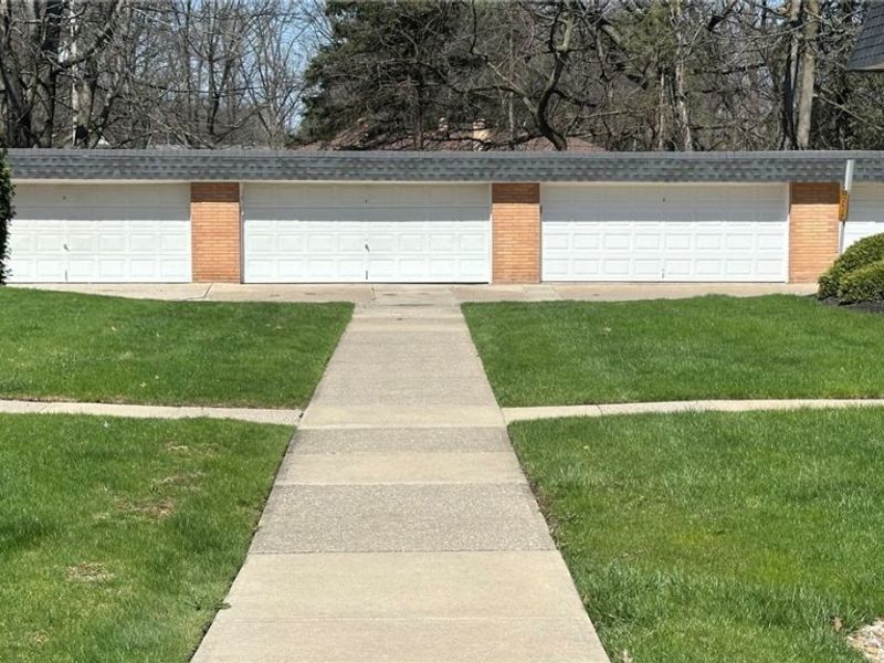 6960 S Parkway Drive, Middleburg Heights, OH 44130 Photo 19