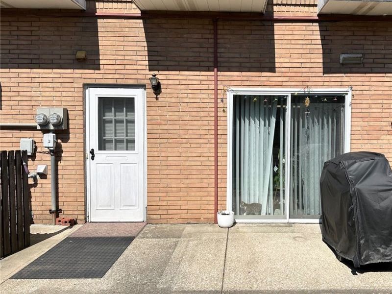 6960 S Parkway Drive, Middleburg Heights, OH 44130 Photo 20