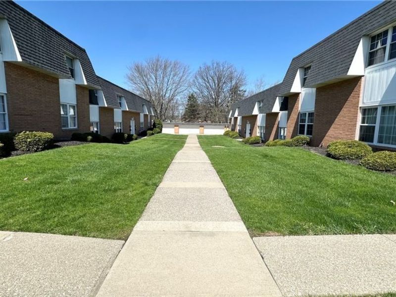 6960 S Parkway Drive, Middleburg Heights, OH 44130 Photo 21