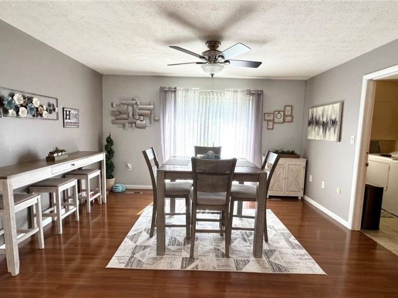 6960 S Parkway Drive, Middleburg Heights, OH 44130 Photo 7