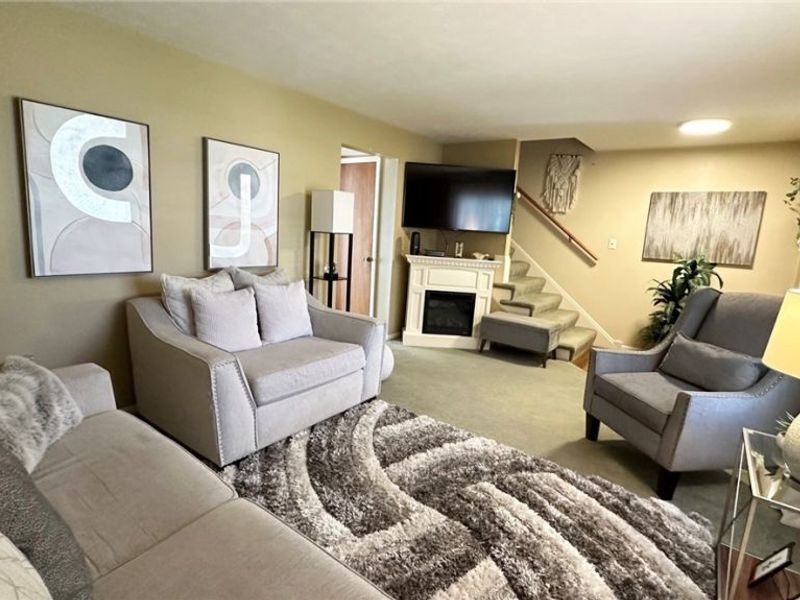 6960 S Parkway Drive, Middleburg Heights, OH 44130 Photo 8