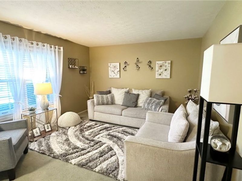 6960 S Parkway Drive, Middleburg Heights, OH 44130 Photo 9