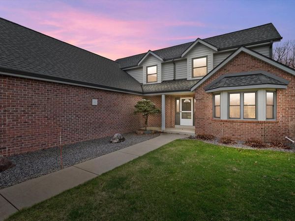 1511 Prairie LANE, Hubertus, WI 53033